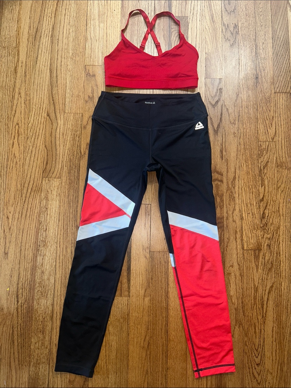 Reebok Black, Red & White Womens ' Athletic Leggings & Sports Bra SET SMALL